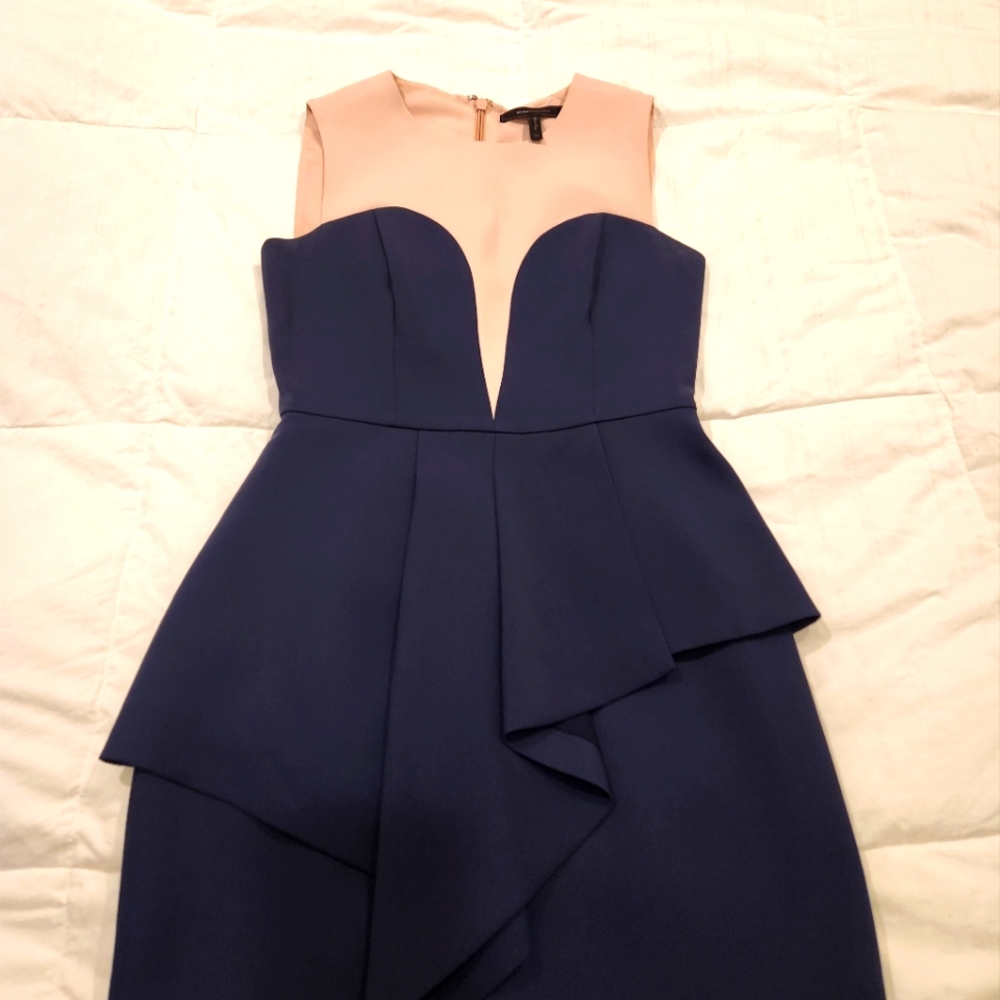 Bcbgmaxazria cocktail dress sz 4 navy blue .